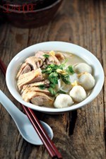 Kuey Teow Soup with Duck Meat Recipe  鸭肉粿条汤食谱