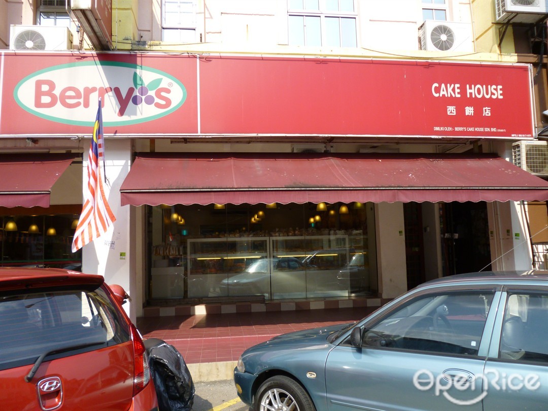 Berry's Cake House's Review Western variety Halal in USJ Klang Valley