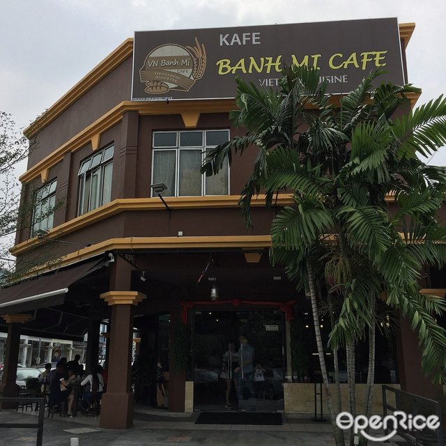 Banh on sale mi cafe