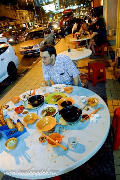 Road side dining