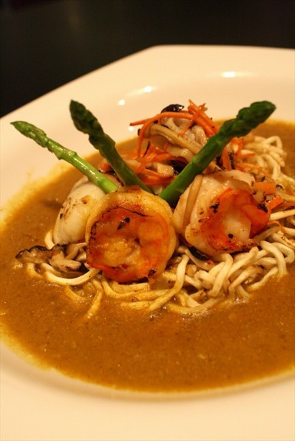 Sautéed Ee Fu Noodle with Seafood Curry Sauce