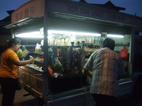 Roti & Biskut Food Truck