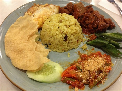 Spice rice with beef rendang