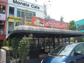 Monsta Café