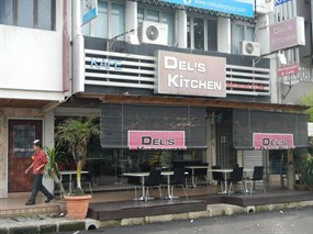 Del's Kitchen