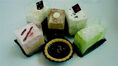 artificial taste sponge cake