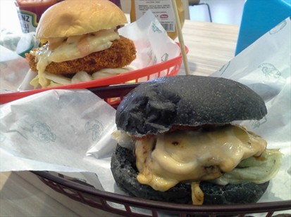 Twilight Bella, Special Black Bun, But the dressing was very salty ><