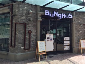 Bungkus Cafe