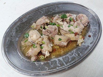 Salted Steamed Herbal Chicken 盐酒药材鸡
