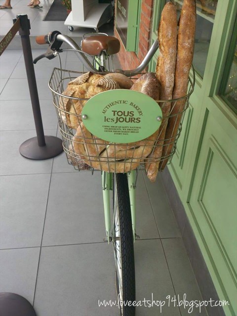 Cute bicycle outside the shop