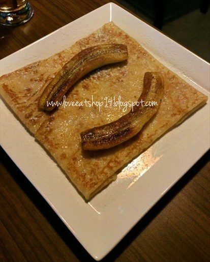 The thickness of crepe is thick served with banana and fully coated with sugar. The softness of crep