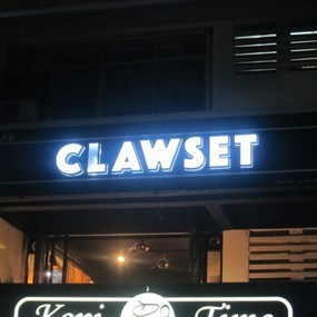 Clawset Cafe