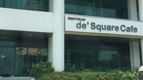 De Square Cafe Restaurant