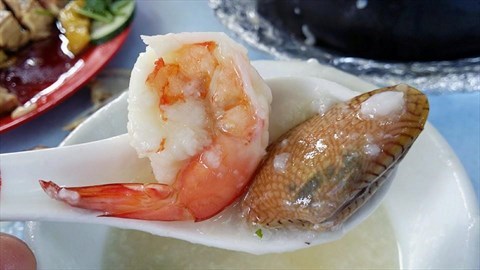 原只鲜虾和啦啦熬粥，材料新鲜，真材实料