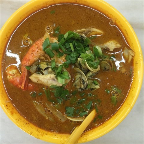 Curry  seafood  noodle  