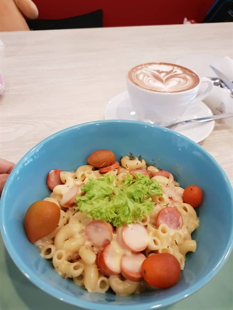 Mac and Cheese  

Rm10.90 which is super affordable and so cheesy !