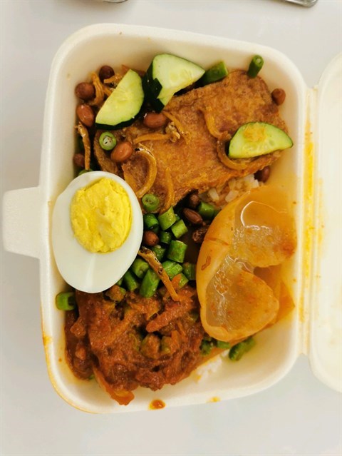 Nasi lemak with sotong sambal, luncheon meat, long bean 3 1/2*

